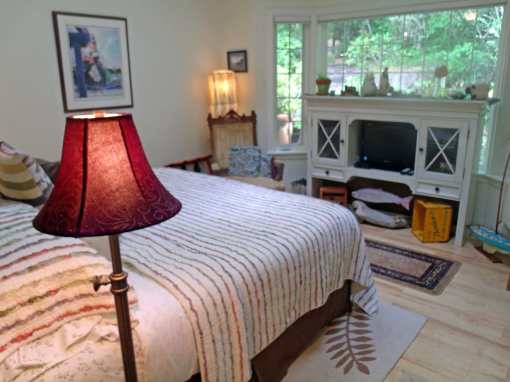 Inn To The Woods Friday Harbor Ruang foto