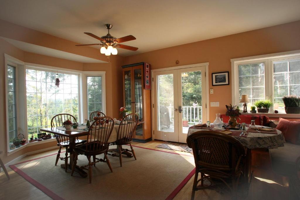 Inn To The Woods Friday Harbor Bagian luar foto